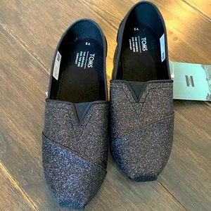 TOMS classic slip-ons